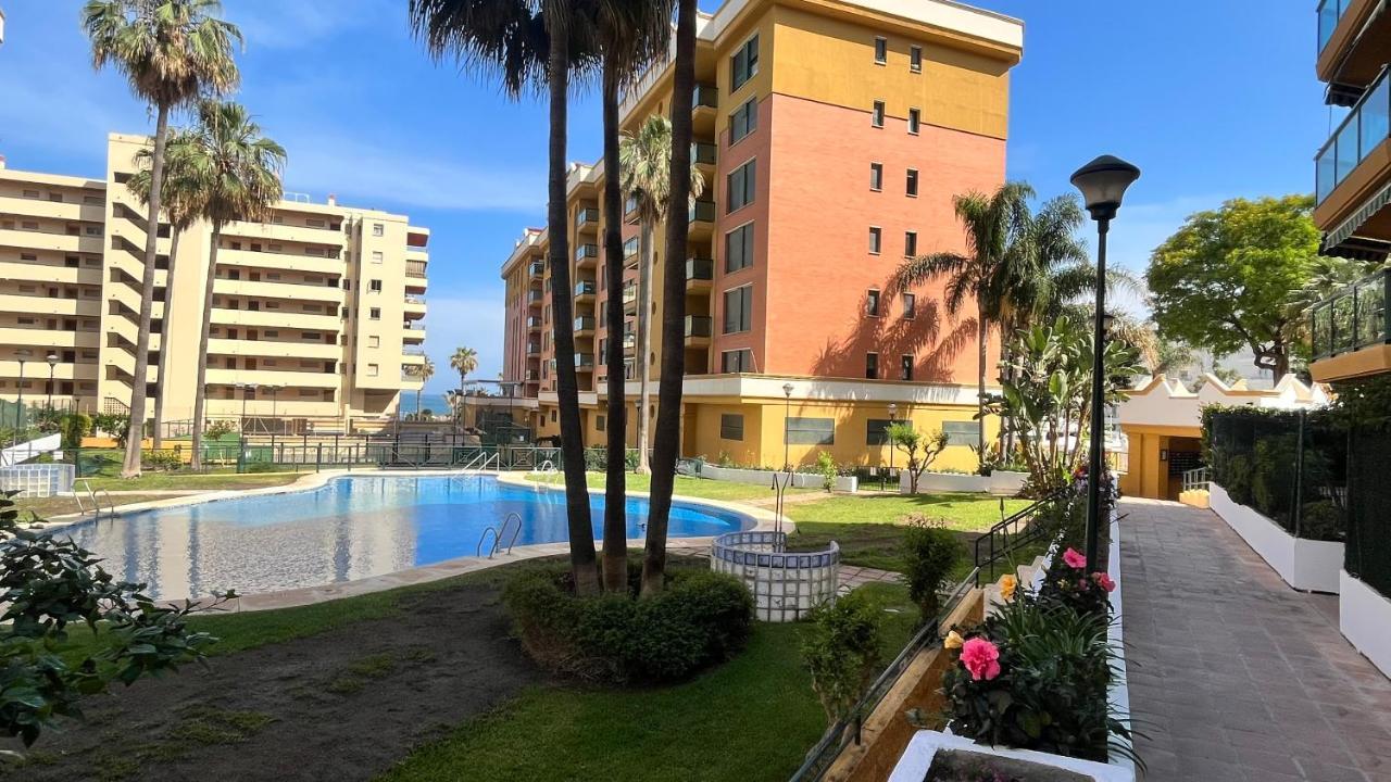 Primera Linea Playa , Front Line Beach ตอร์เรโมลิโนส ภายนอก รูปภาพ